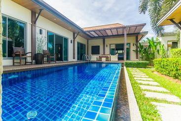 استراحتگاه Niche Villas By Tropiclook