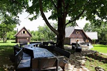 هتل Fenomen Plitvice Resort