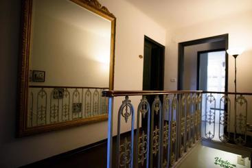 هتل B&b Piccoli Leoni