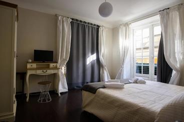 هتل B&b Piccoli Leoni
