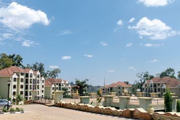 هتل Laburnam Courts Four Bedroom Apartments