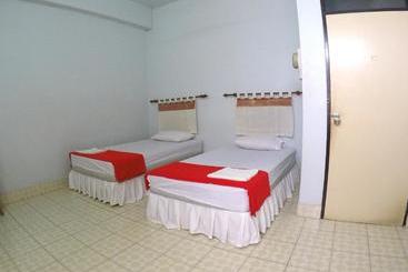 Отель Fame Guesthouse