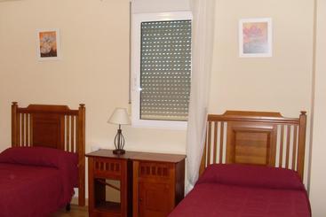 هتل Villa Almendros