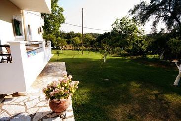 هتل Villa Apollo