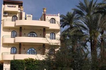 هتل Villa Bahri Luxor Apartment
