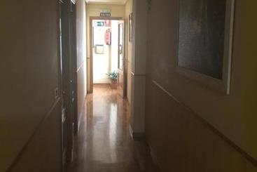 هتل Pension Logroño