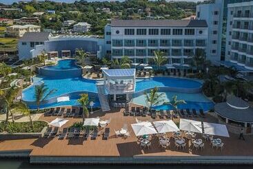 هتل Harbor Club St. Lucia, Curio Collection By Hilton