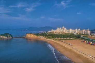 בית מלון כפרי Hilton Dalian Golden Pebble Beach Resort