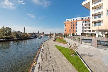 هتل Old Town River Point By Welcome Apartment