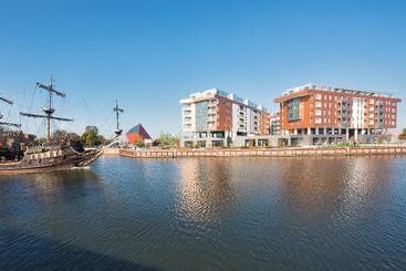 هتل Old Town  River Point By Welcome Apartment