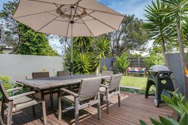 דירות לתיירים Front Beach Shack   Renovated House In A Quiet Location