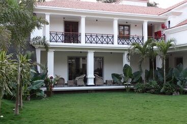Отель Andores Resort And Spa   Calangute