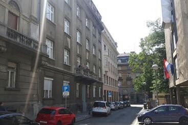 شقق خاصة سياحية Studio Apartments City&style