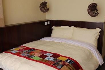 Buyi Hotel Resort Fuxian Lake