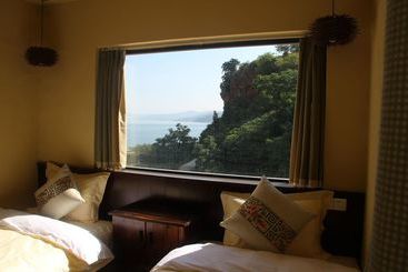 Buyi Hotel Resort Fuxian Lake