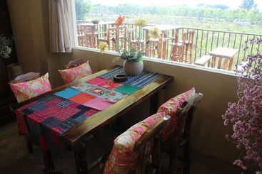 Buyi Hotel Resort Fuxian Lake