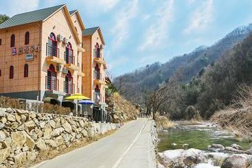 Hotel Gapyeong Chocohouse Pension