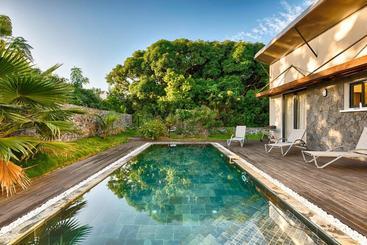 Villa Isis à L Entre Deux Avec Piscine Pour 7 Personnes