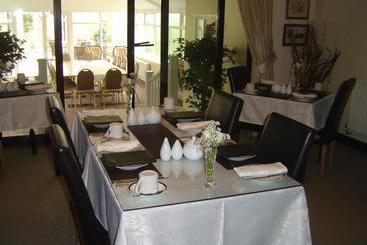 تختخواب و صبحانه Loe Lodge