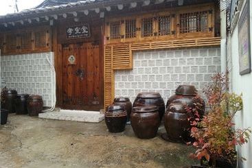 پانسیون Sarangchae Hanok Guesthouse