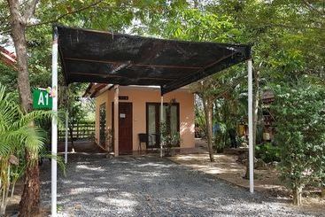 호텔 Green Leaf Resort