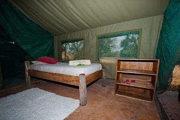 هتل Hippo Lodge