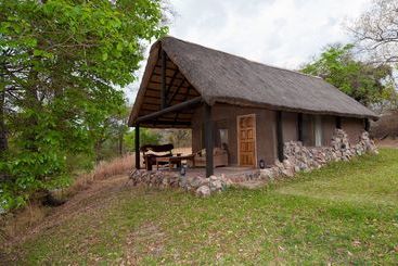 هتل Hippo Lodge