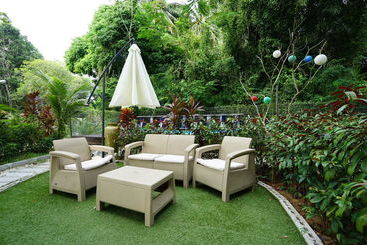 هتل Zen Rooms Changi Village