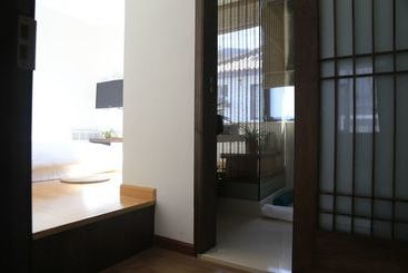 تختخواب و صبحانه Gerhouse