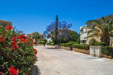 آپارتمانهای توریستها Villa Siesta