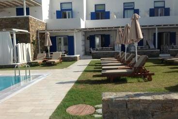 هتل Blue, White And Grey Suites