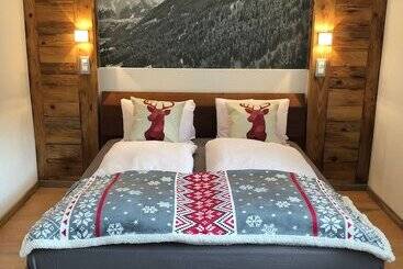 ホテル Mountain Lodge Sedrun