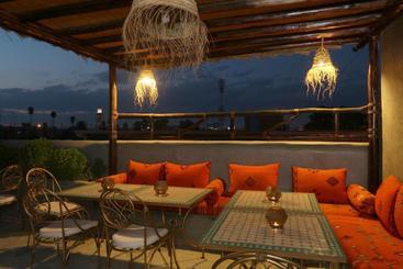 هتل Riad Atlas Quatre & Spa