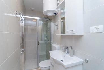 هتل Apartments Villa Dadic