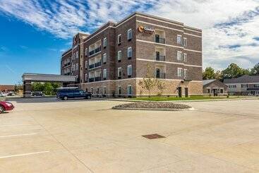 호텔 Comfort Suites
