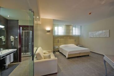 Отель Suite Testani