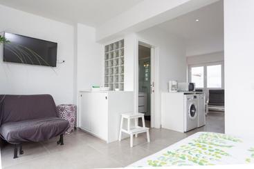 Yourhouse Monges Sea View Studio