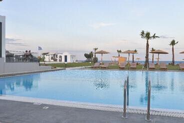 هتل Evita Bay