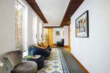 هتل Zen Premium Kampong Glam