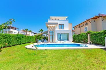 Paradise Town Villa Daisy