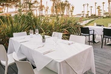 هتل Mangia S Himera Resort