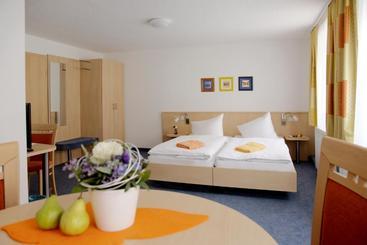 پانسیون Adler Hotel Delitzsch
