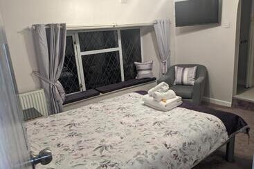 بنسيون Cwmbach Guest House