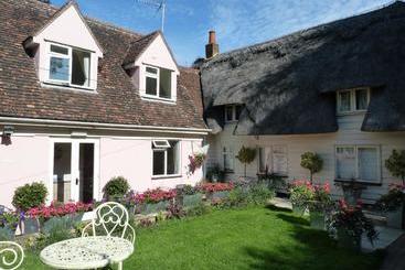 ペンション The Willows Guest House