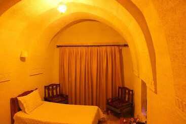 בית מלון כפרי Dilek Tepesi Cave