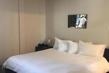 فندق صغير Orange Bistro