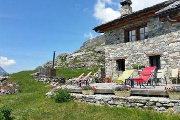 پانسیون Chalet Colinn