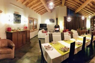 پانسیون Chalet Colinn