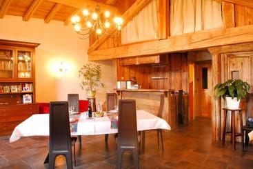 پانسیون Chalet Colinn