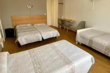 پانسیون Hostal L'estació